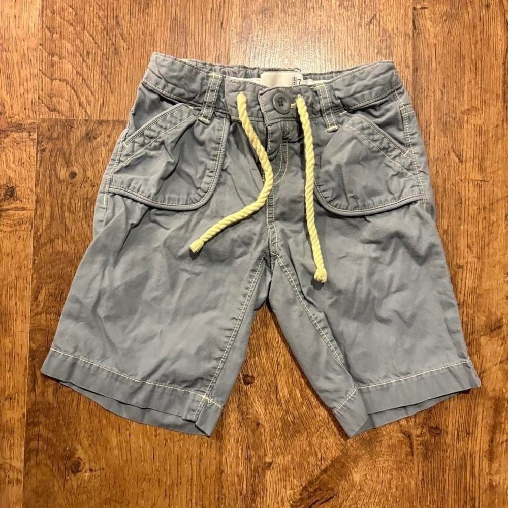 Old Navy grey shorts‎ with yellow drawstring,